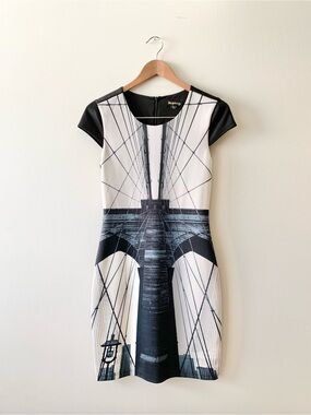 NEW Blue Juice Sheath Dress with Brooklyn Bridge Print